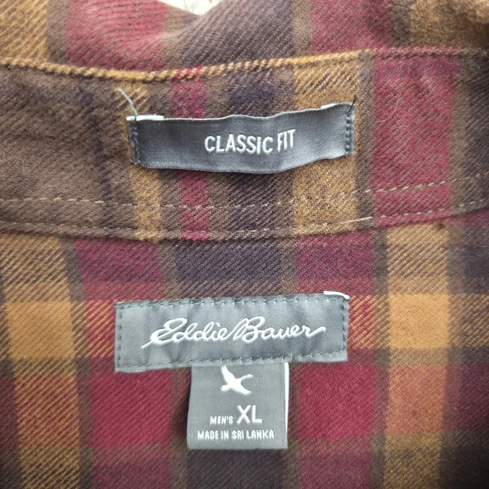 Lot of 2 Eddie Bauer Mens XL Classic Fit‎ Plaid Long Sleeve Button Down Shirts